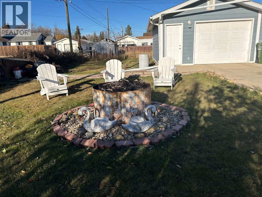 5302 50 Street, Camrose, AB - Outdoor