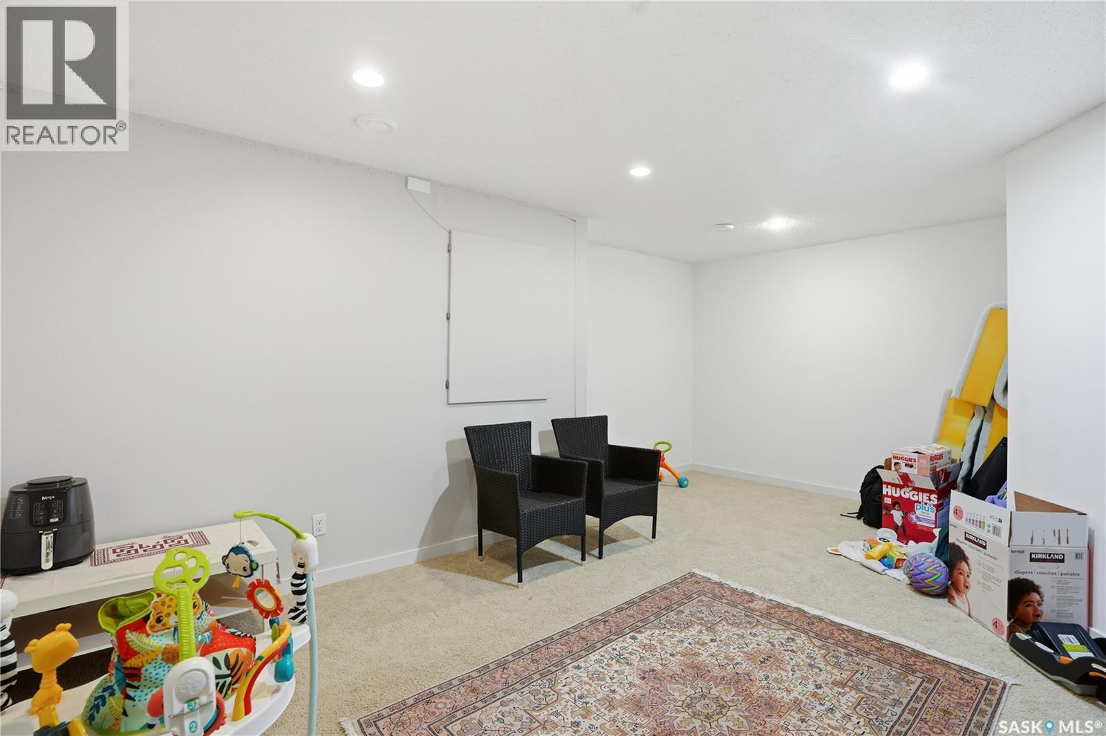 106 410 Ledingham Way, Saskatoon, SK - Indoor