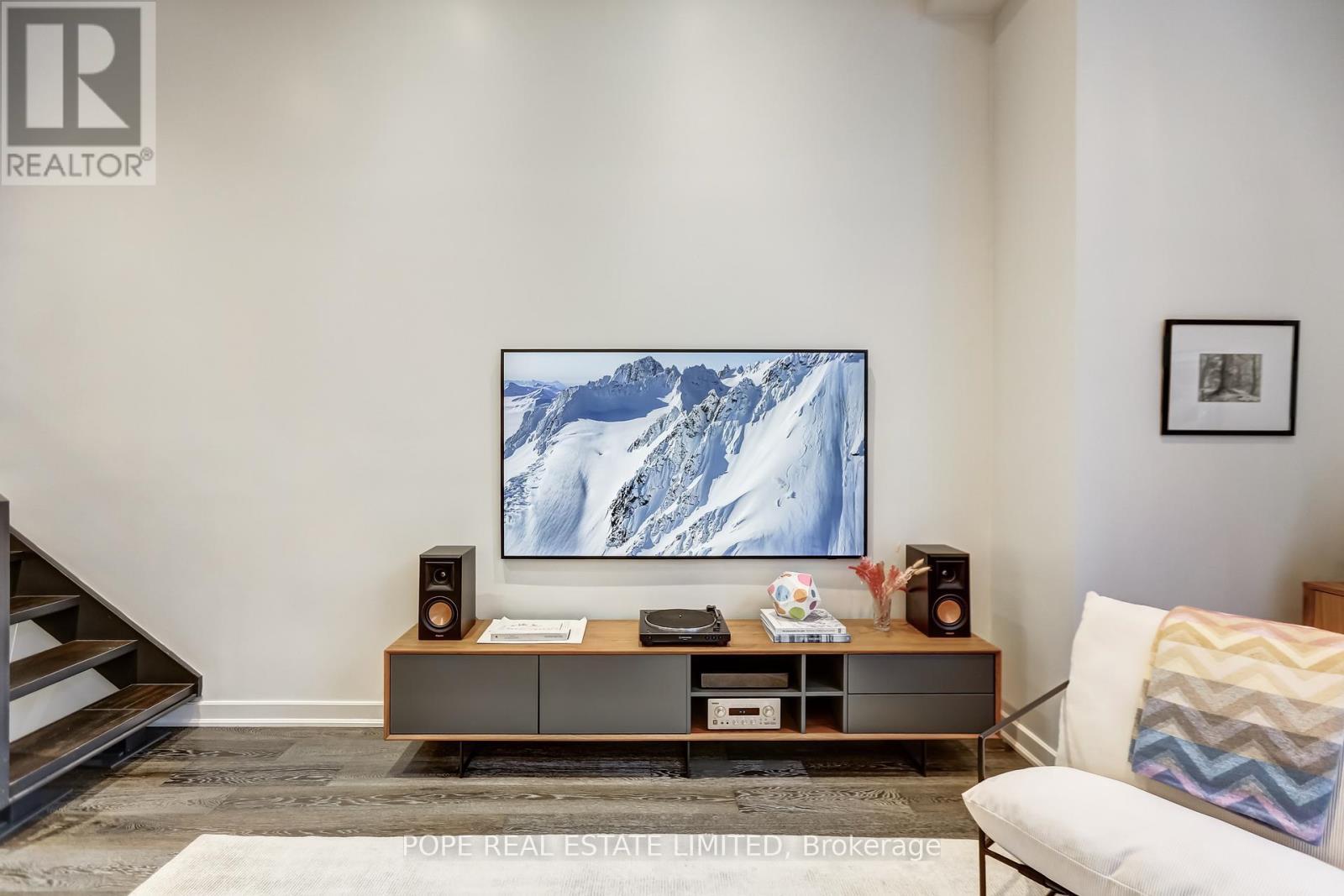 9A Gilead Place, Toronto, ON - Indoor