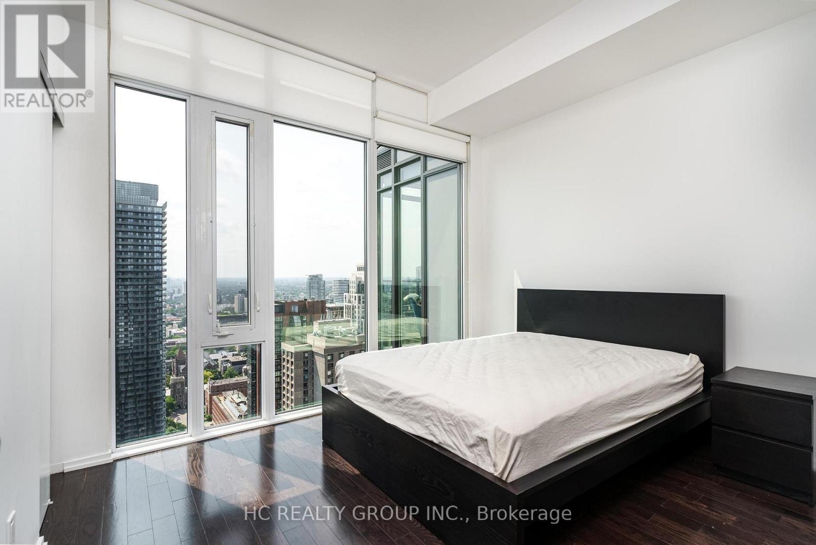 3503 - 75 St Nicholas Street, Toronto, ON - Indoor Photo Showing Bedroom