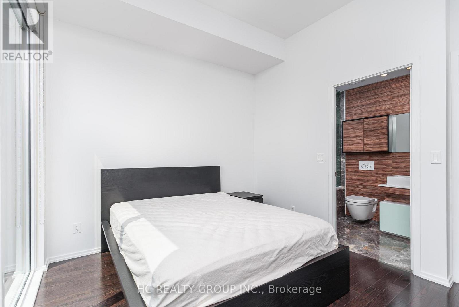 3503 - 75 St Nicholas Street, Toronto, ON - Indoor Photo Showing Bedroom