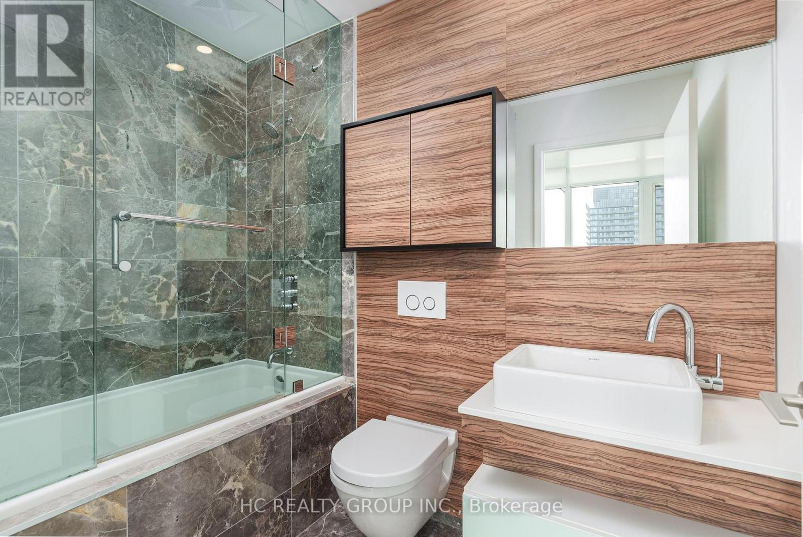 3503 - 75 St Nicholas Street, Toronto, ON - Indoor Photo Showing Bathroom