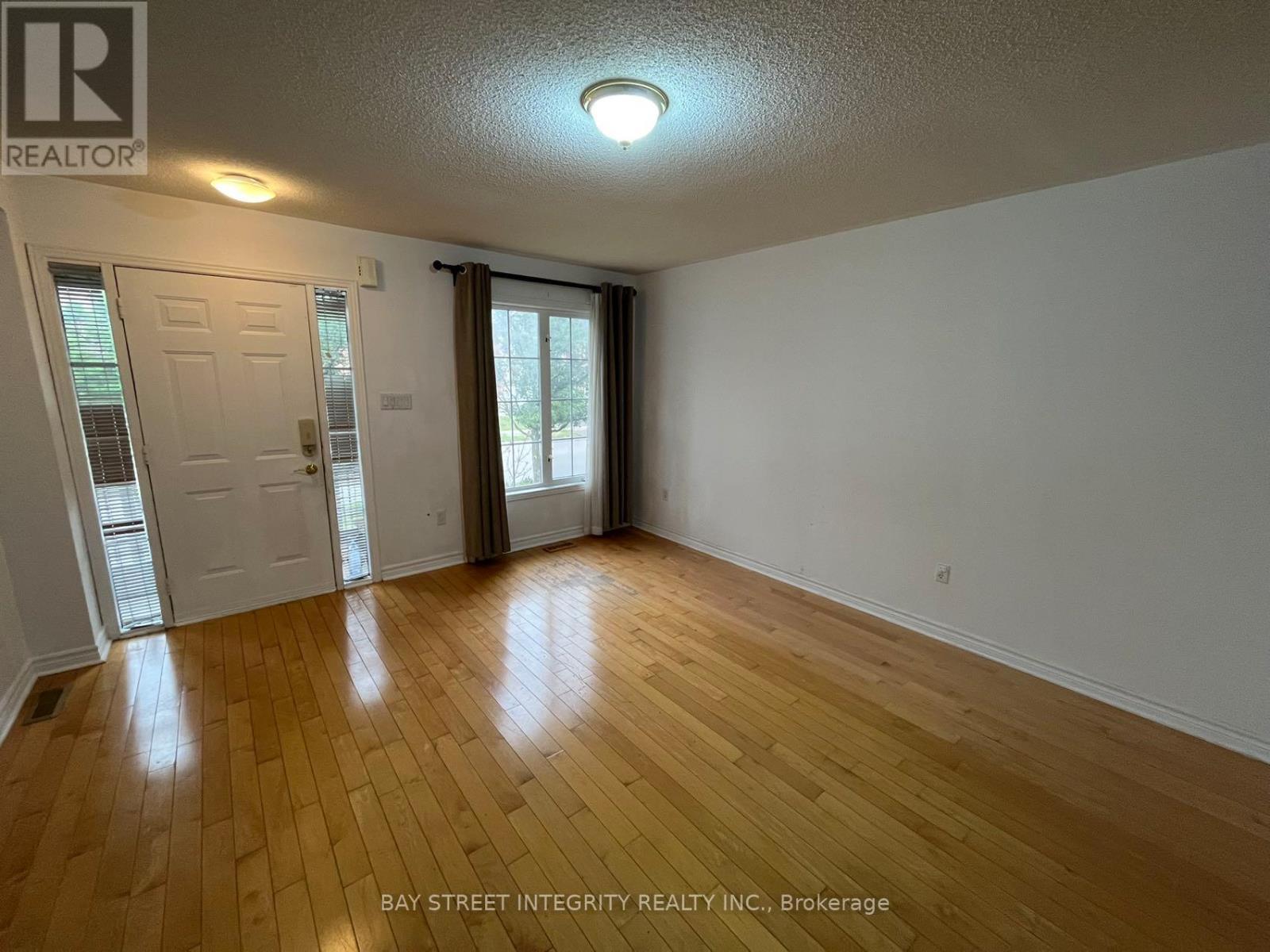 147 Nahanni Drive, Richmond Hill, ON - Indoor Photo Showing Other Room