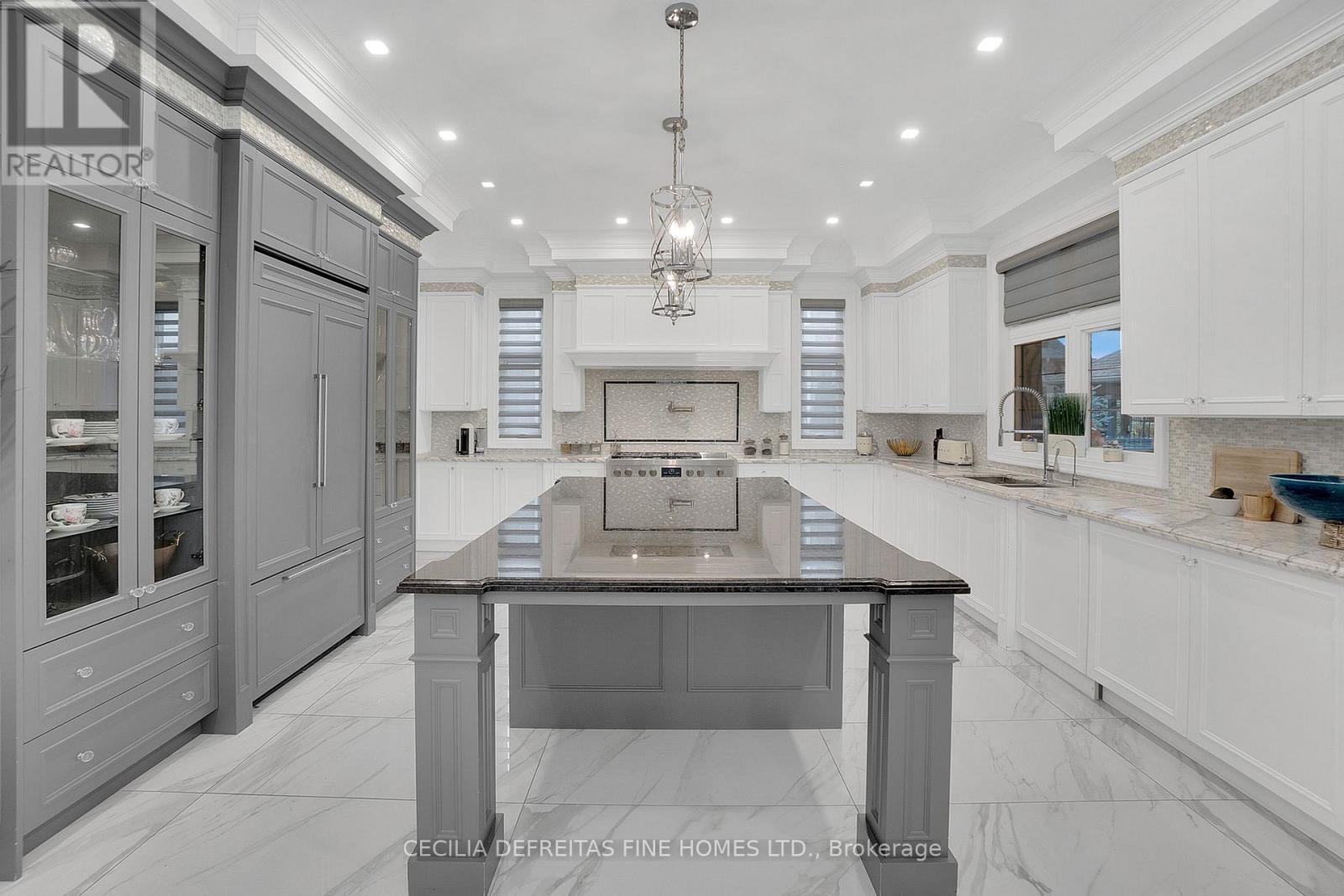 78 Mizuno Crescent, Vaughan, ON - Indoor Photo Showing Kitchen