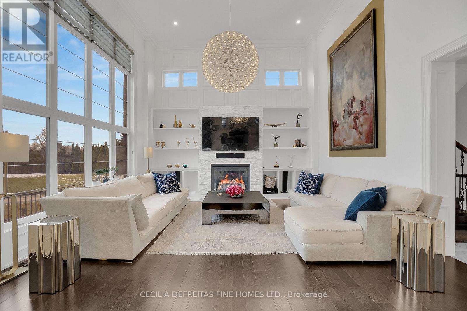 78 Mizuno Crescent, Vaughan, ON - Indoor Photo Showing Living Room With Fireplace