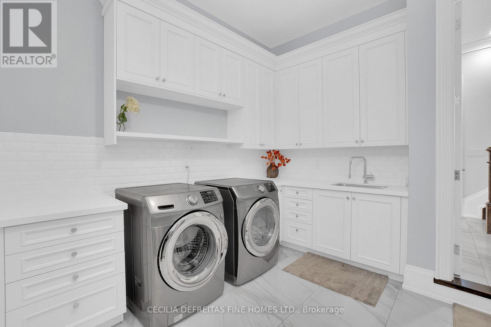 78 Mizuno Crescent, Vaughan, ON - Indoor Photo Showing Laundry Room