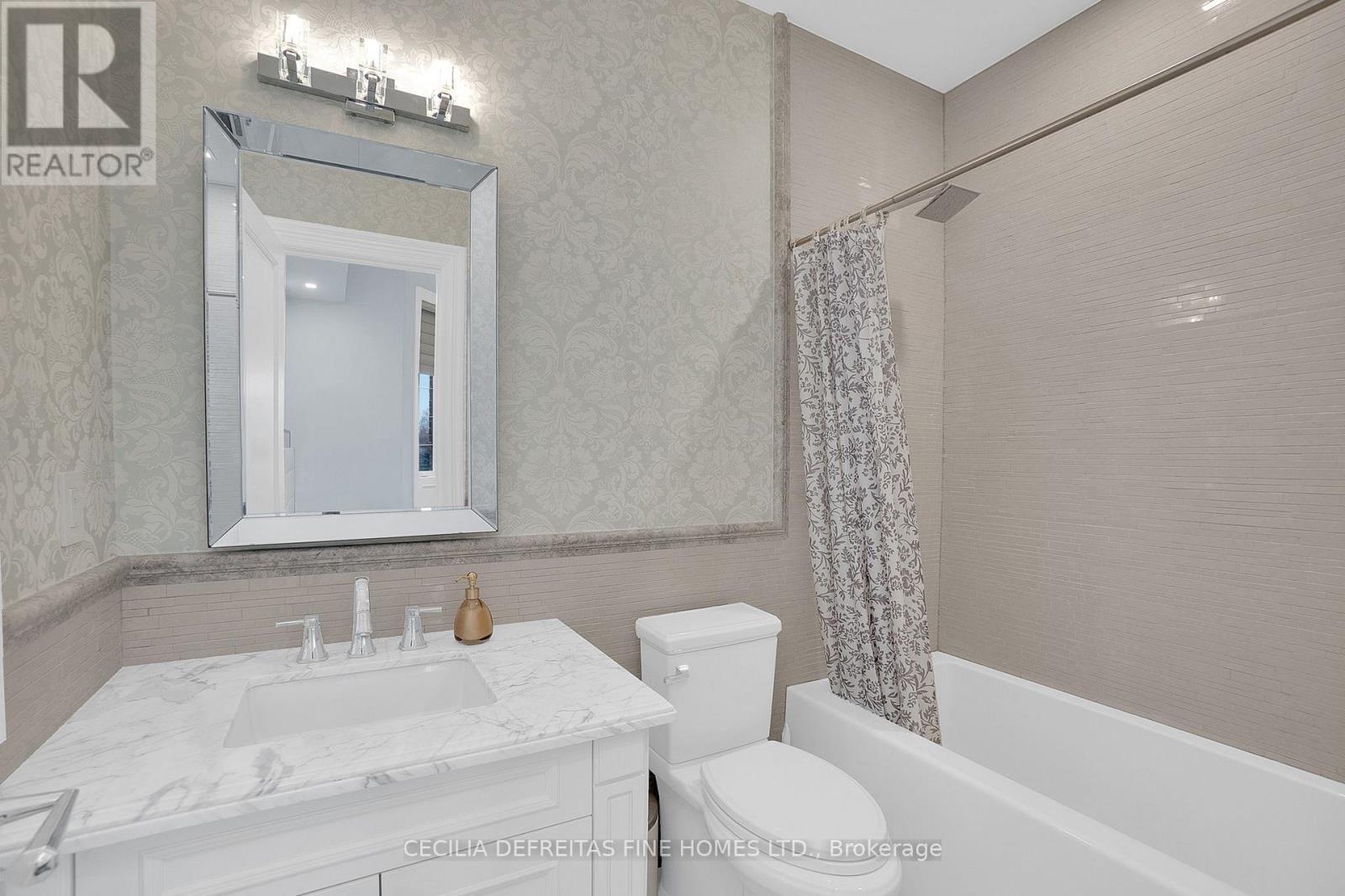 78 Mizuno Crescent, Vaughan, ON - Indoor Photo Showing Bathroom