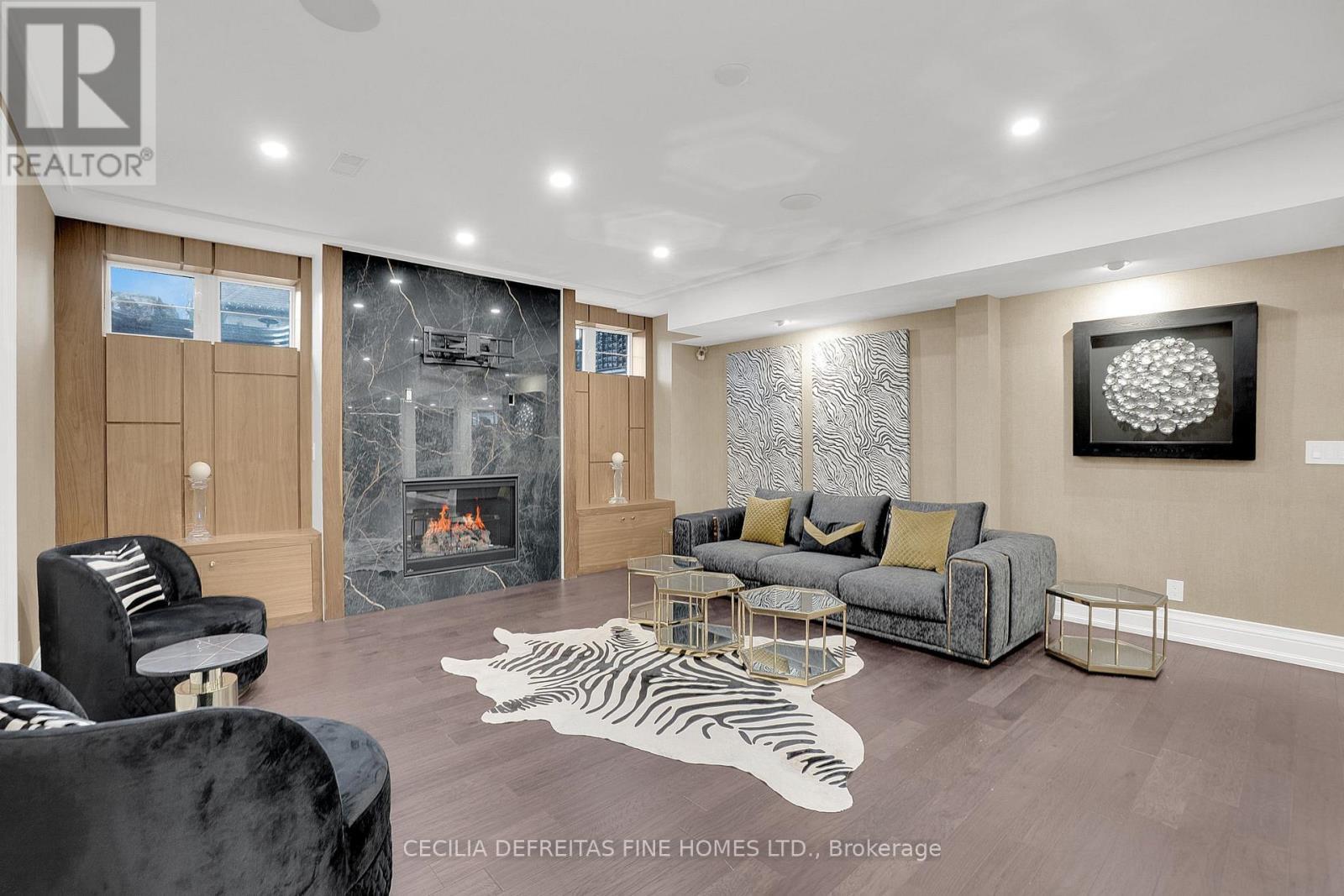 78 Mizuno Crescent, Vaughan, ON - Indoor With Fireplace