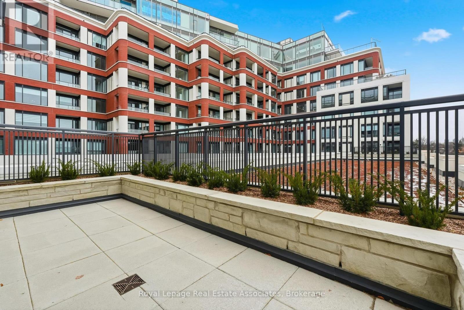 205 - 259 The Kingsway, Toronto, ON - Outdoor