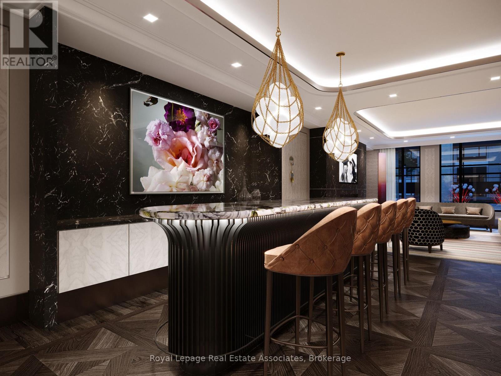 205 - 259 The Kingsway, Toronto, ON - Indoor