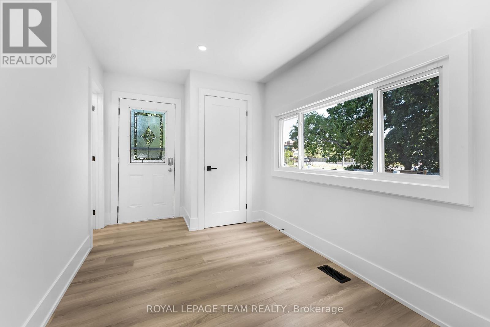 5 Gilchrist Avenue, Ottawa, ON - Indoor Photo Showing Other Room