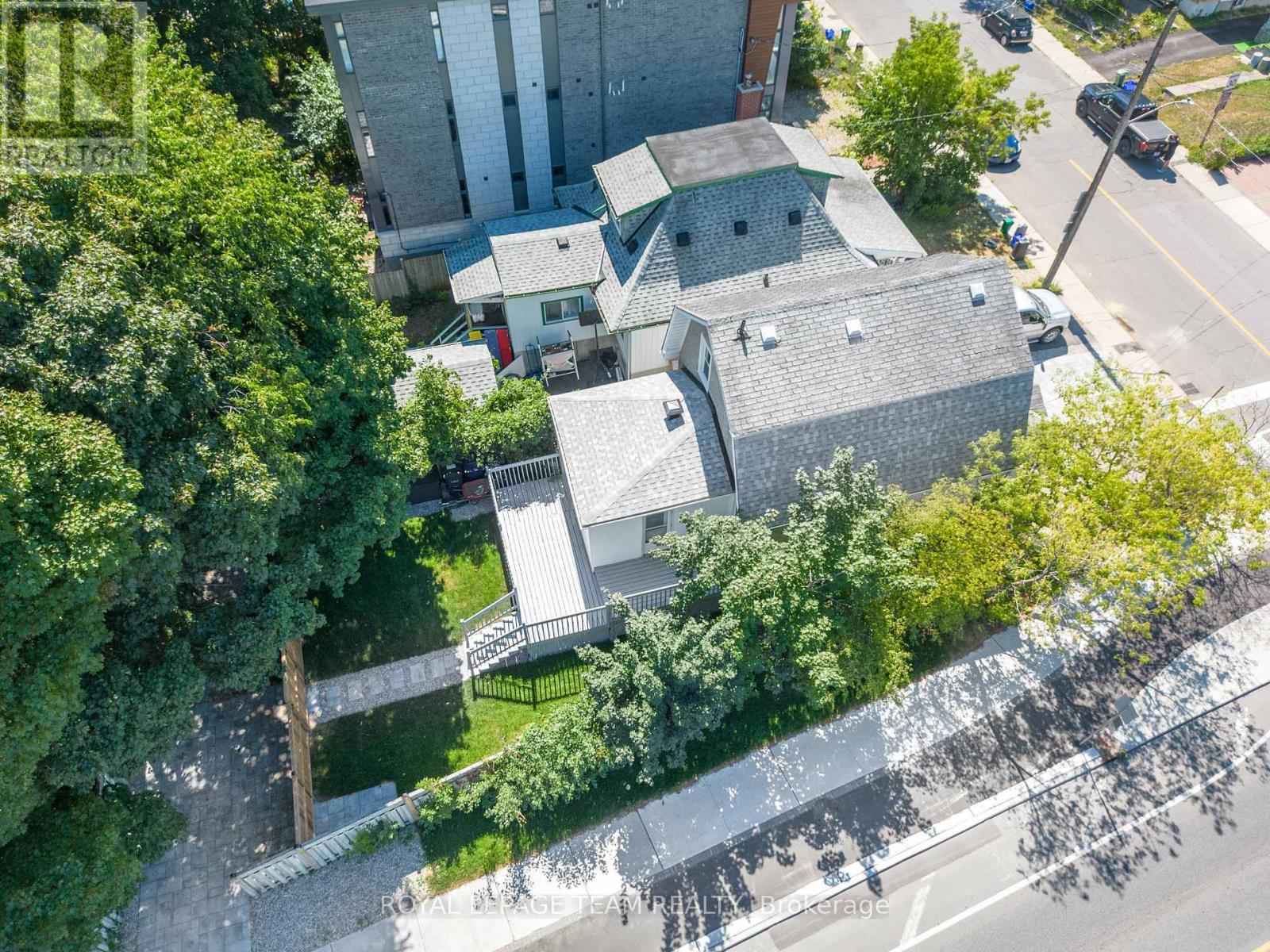 5 Gilchrist Avenue, Ottawa, ON - Outdoor