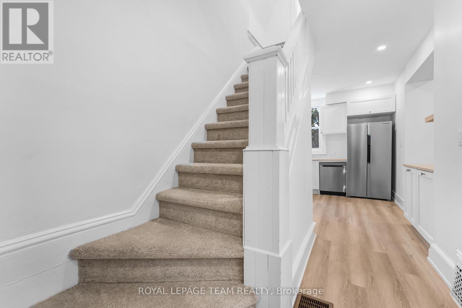 5 Gilchrist Avenue, Ottawa, ON - Indoor Photo Showing Other Room