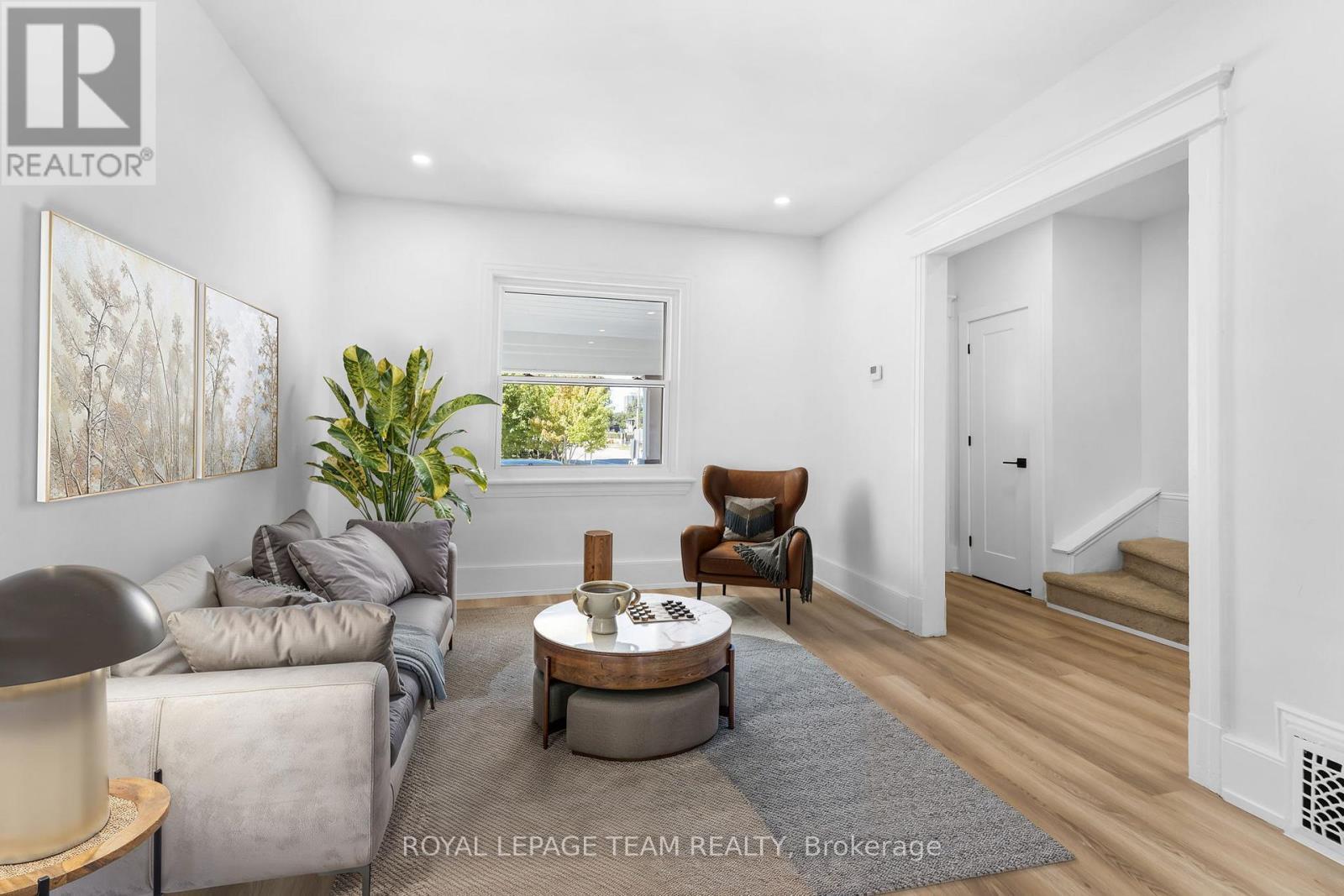 Virtually staged - 5 Gilchrist Avenue, Ottawa, ON - Indoor Photo Showing Living Room