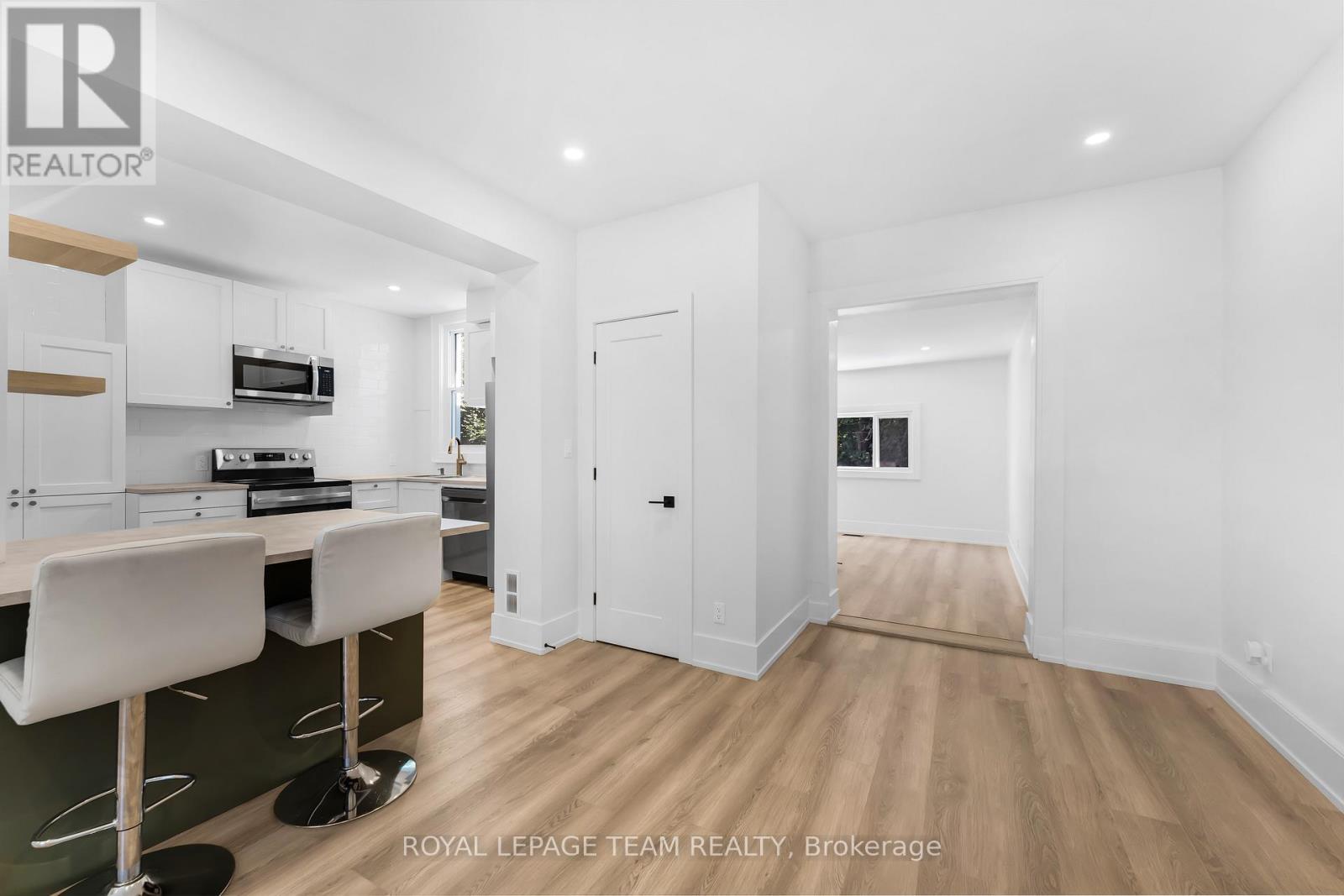 5 Gilchrist Avenue, Ottawa, ON - Indoor Photo Showing Kitchen