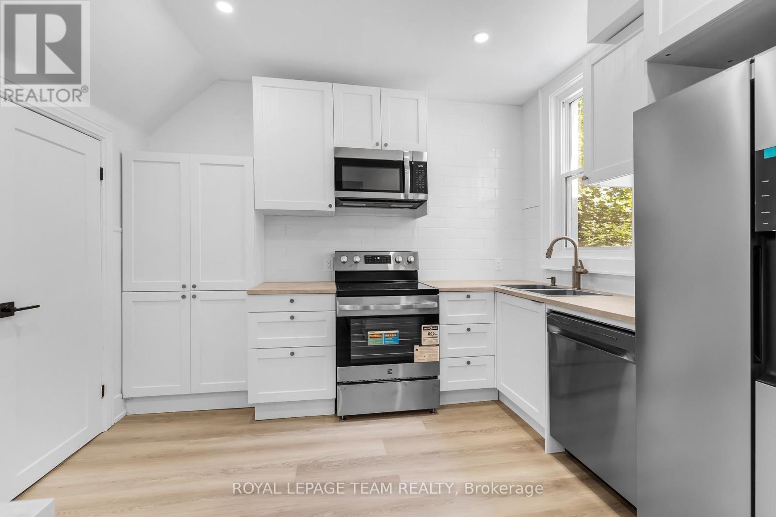 5 Gilchrist Avenue, Ottawa, ON - Indoor Photo Showing Kitchen With Double Sink