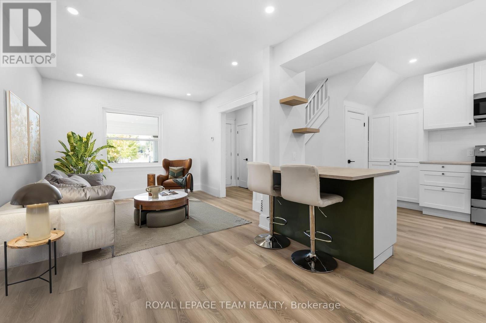 Virtually staged - 5 Gilchrist Avenue, Ottawa, ON - Indoor