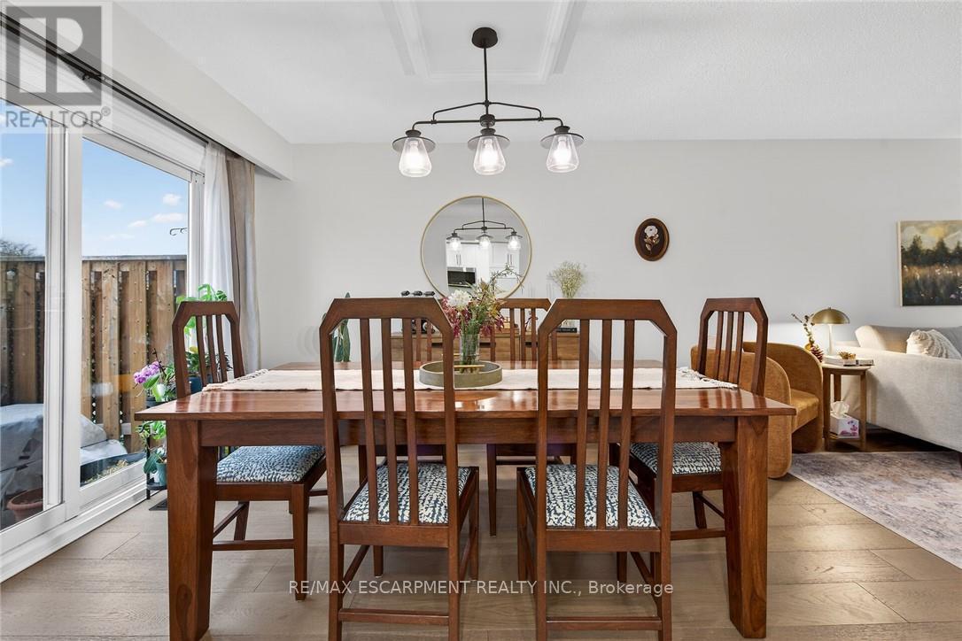15 - 150 Gateshead Crescent, Hamilton, ON - Indoor Photo Showing Dining Room