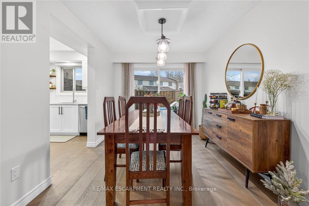 15 - 150 Gateshead Crescent, Hamilton, ON - Indoor Photo Showing Dining Room