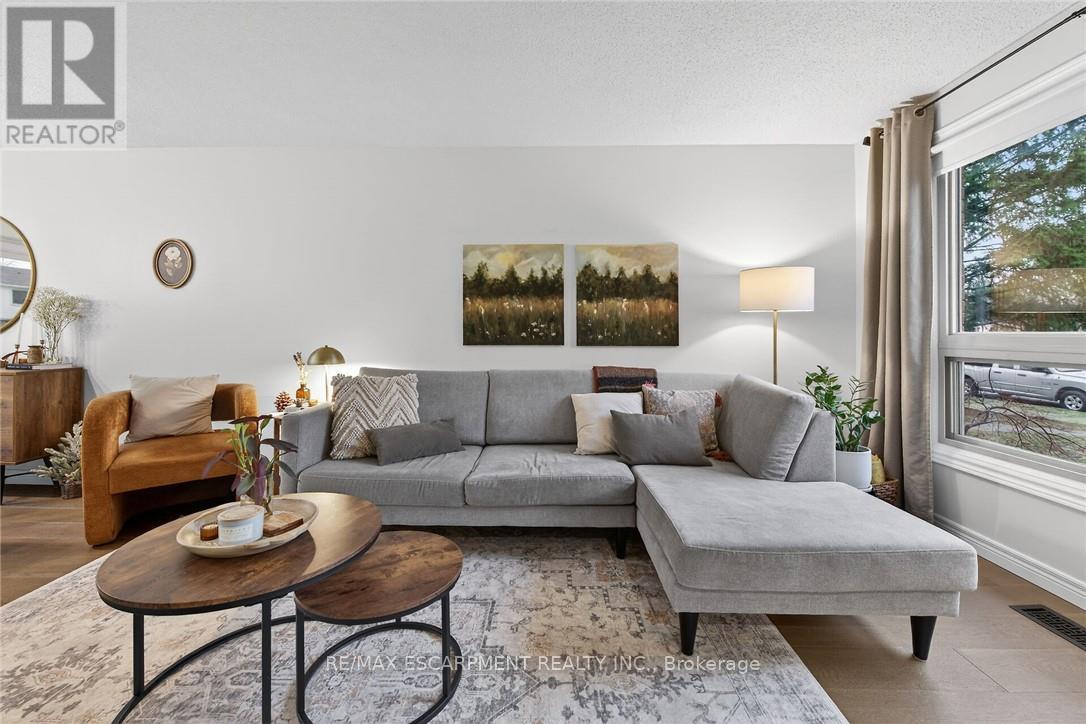 15 - 150 Gateshead Crescent, Hamilton, ON - Indoor Photo Showing Living Room