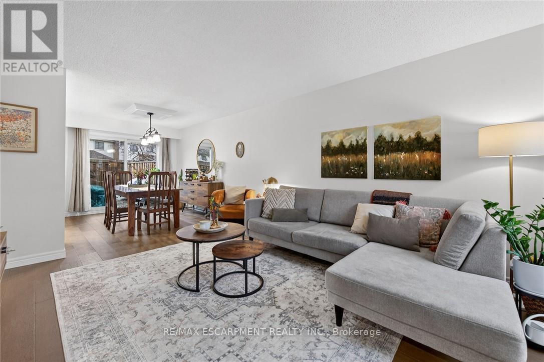 15 - 150 Gateshead Crescent, Hamilton, ON - Indoor Photo Showing Living Room