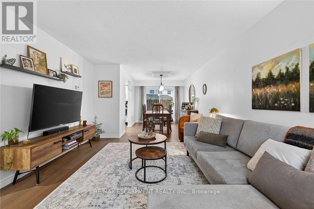 15 - 150 Gateshead Crescent, Hamilton, ON - Indoor Photo Showing Living Room
