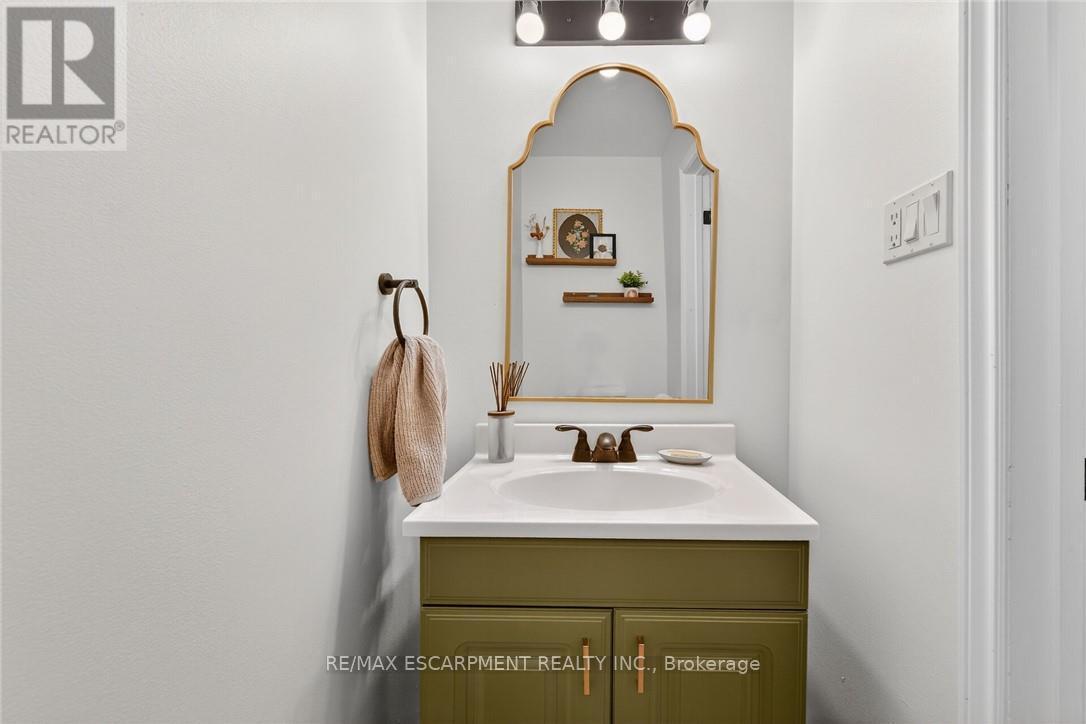 15 - 150 Gateshead Crescent, Hamilton, ON - Indoor Photo Showing Bathroom