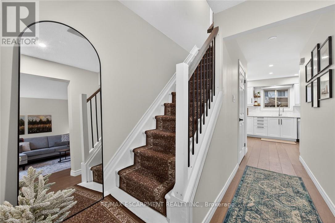 15 - 150 Gateshead Crescent, Hamilton, ON - Indoor Photo Showing Other Room