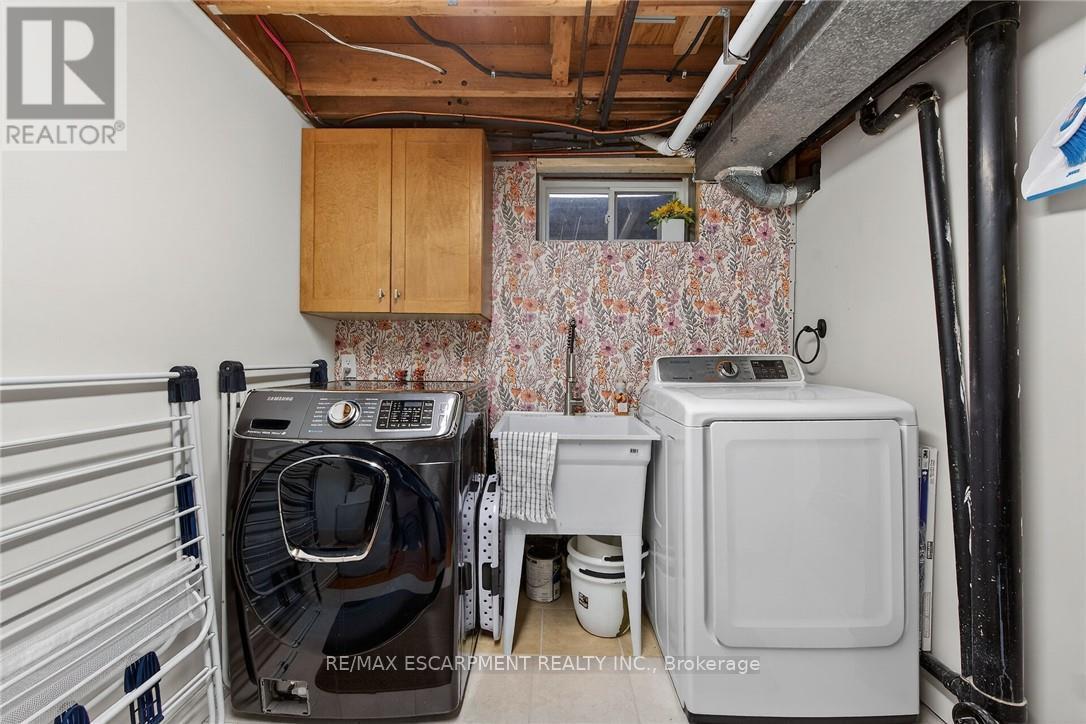 15 - 150 Gateshead Crescent, Hamilton, ON - Indoor Photo Showing Laundry Room