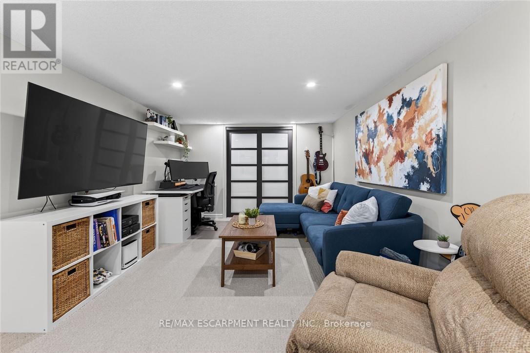 15 - 150 Gateshead Crescent, Hamilton, ON - Indoor