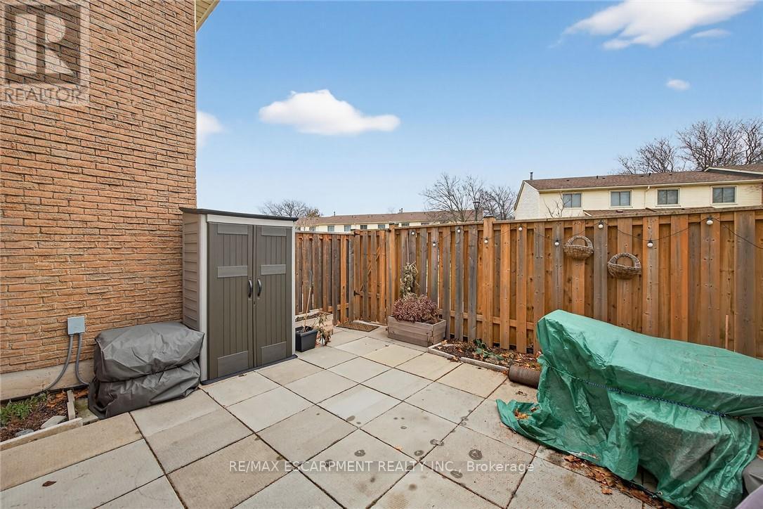 15 - 150 Gateshead Crescent, Hamilton, ON - Outdoor With Exterior