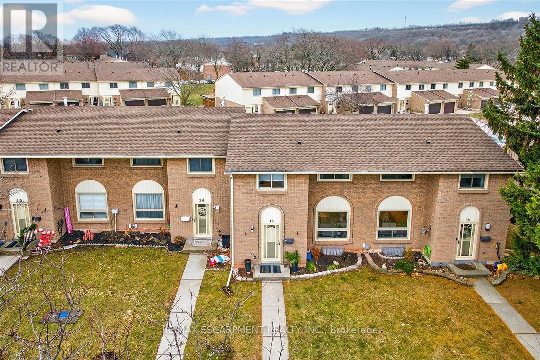 15 - 150 Gateshead Crescent, Hamilton, ON - Outdoor