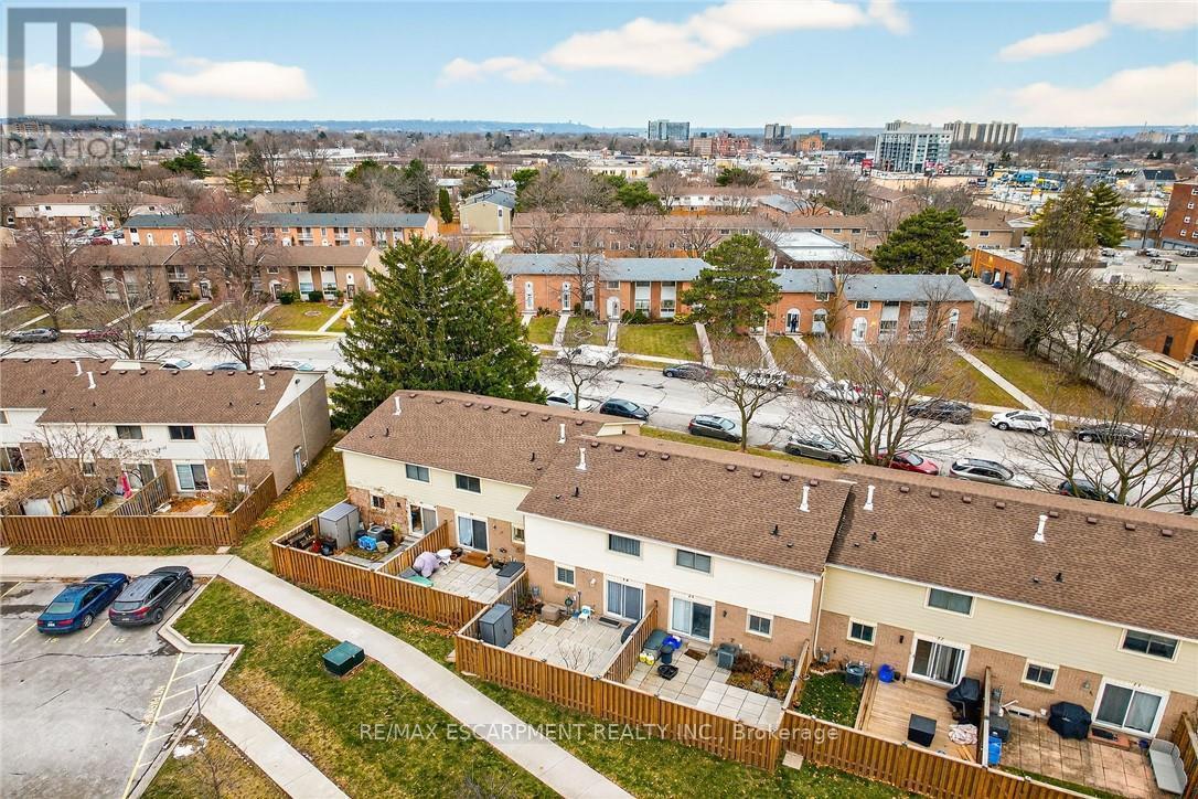 15 - 150 Gateshead Crescent, Hamilton, ON - Outdoor