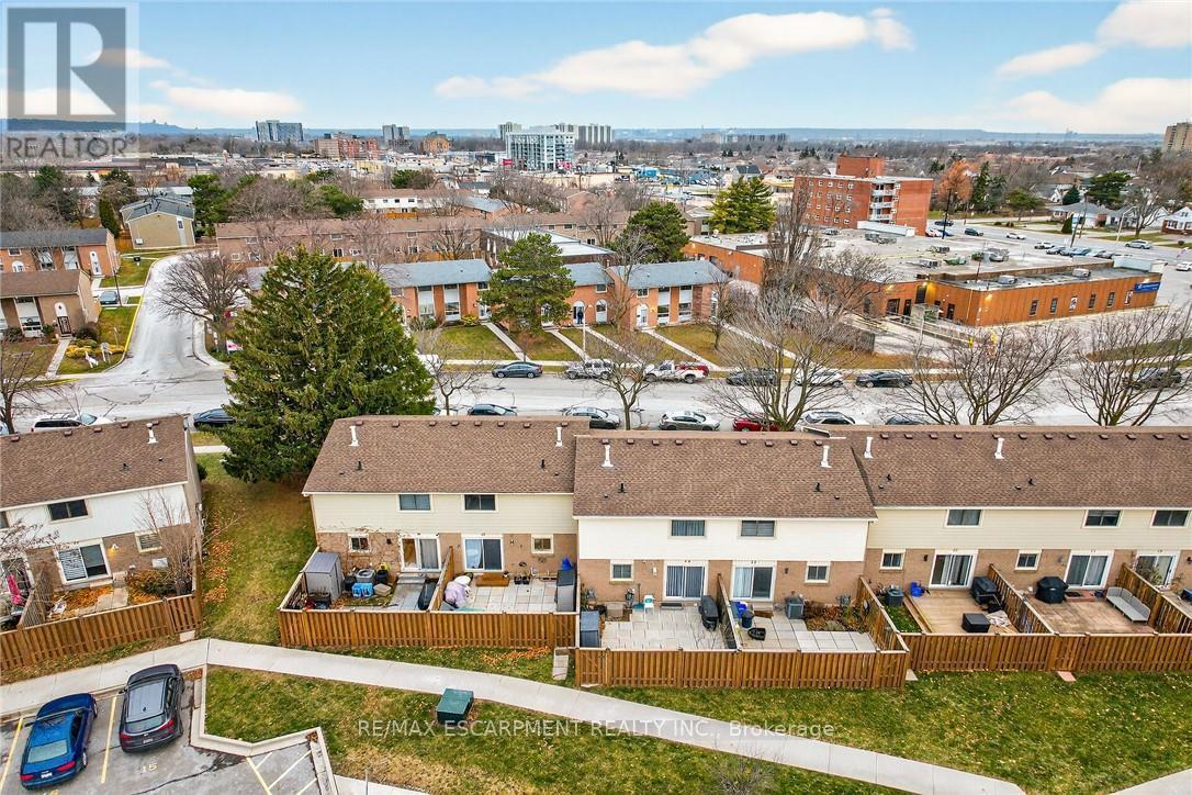 15 - 150 Gateshead Crescent, Hamilton, ON - Outdoor