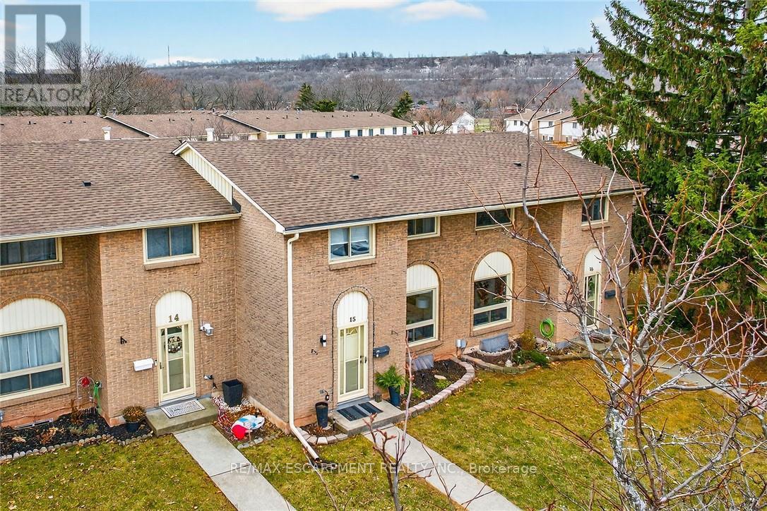 15 - 150 Gateshead Crescent, Hamilton, ON - Outdoor