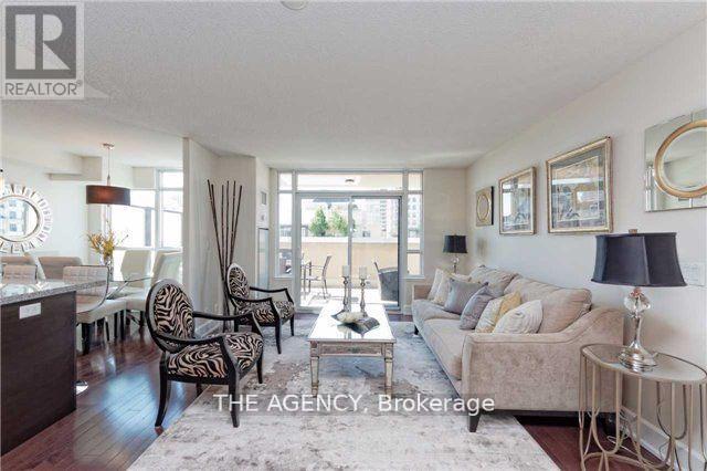 706 - 676 Sheppard Avenue E, Toronto, ON - Indoor Photo Showing Living Room
