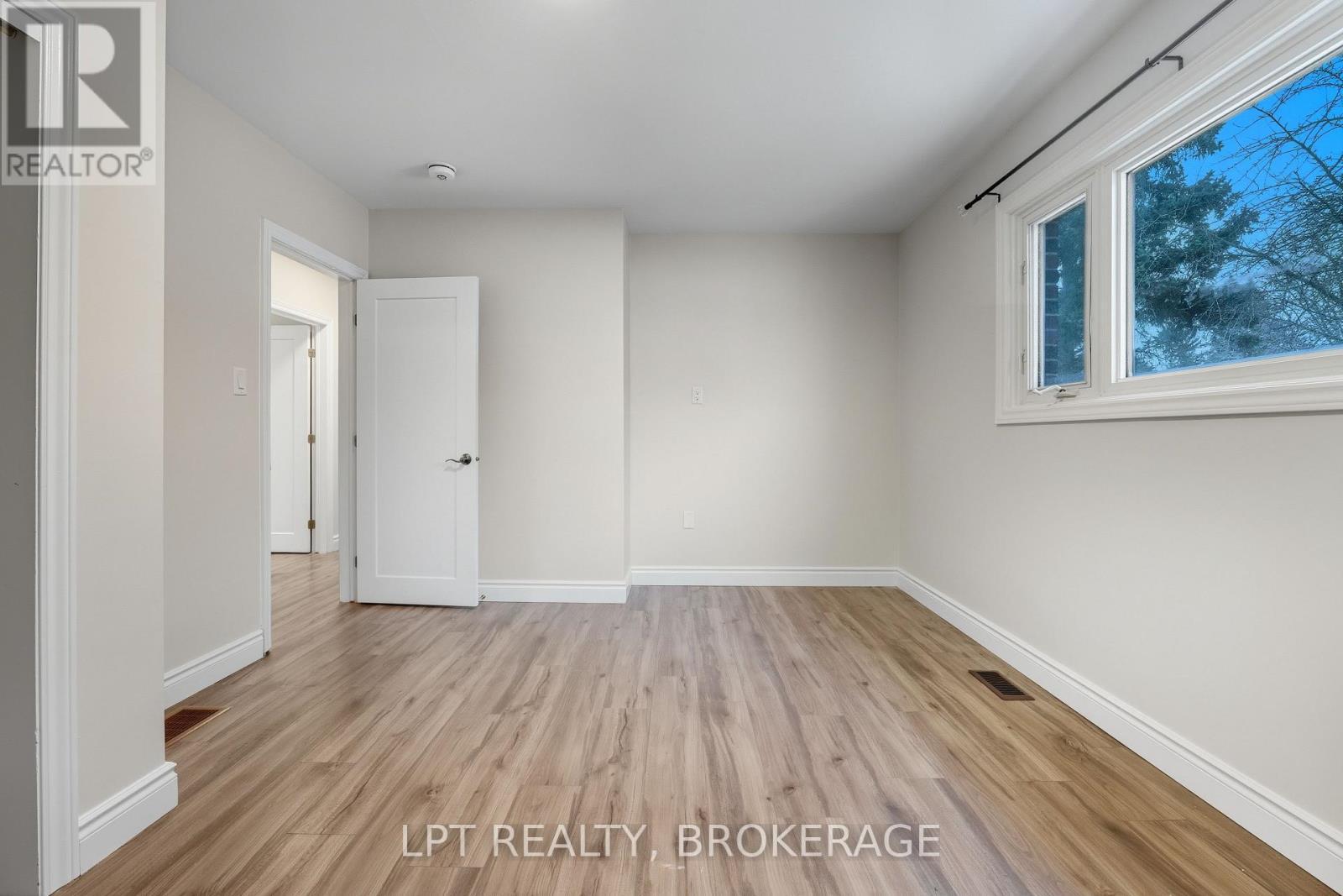 9 Elizabeth Avenue, Kingston (West Of Sir John A. Blvd), ON - Indoor Photo Showing Other Room