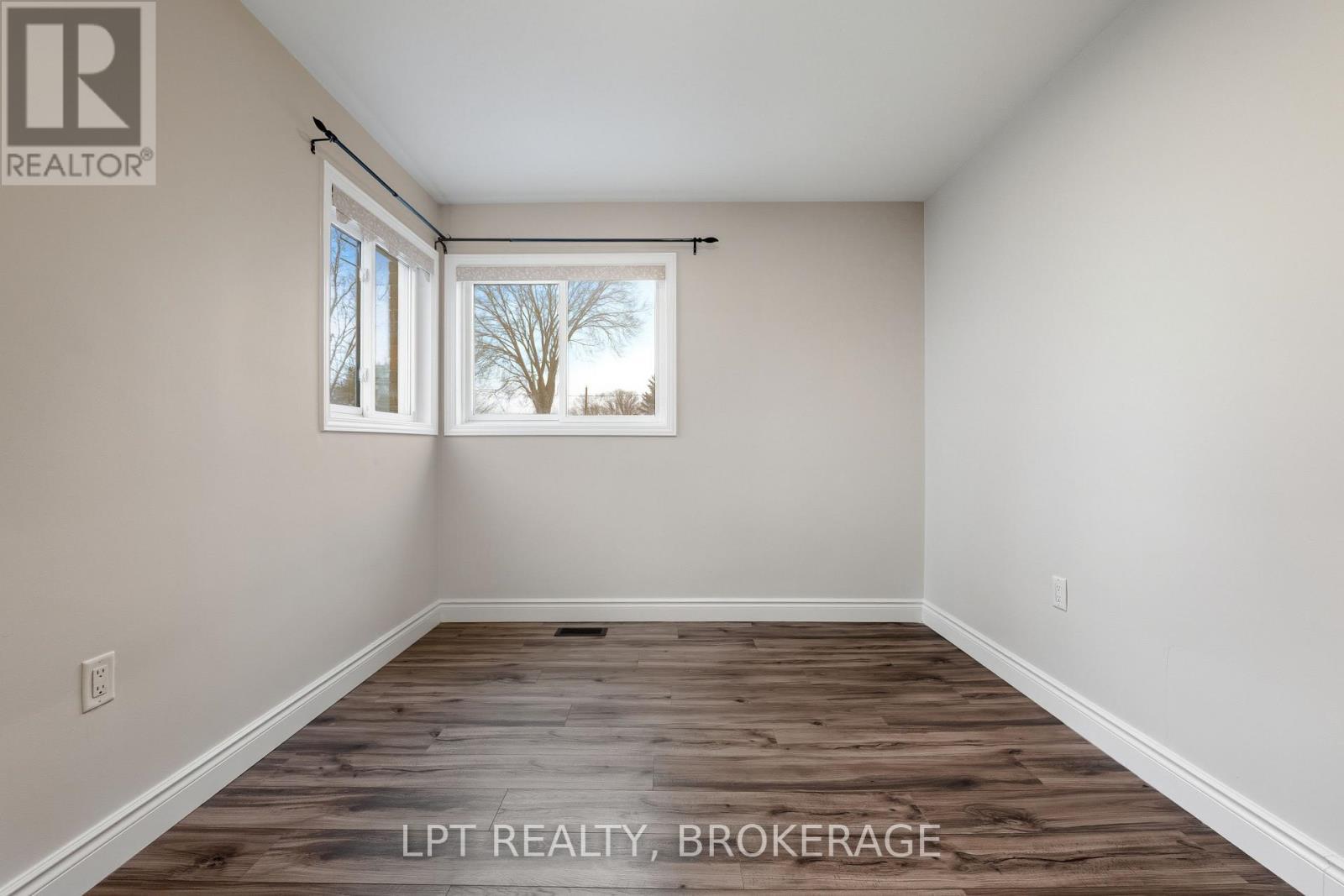 9 Elizabeth Avenue, Kingston (West Of Sir John A. Blvd), ON - Indoor Photo Showing Other Room