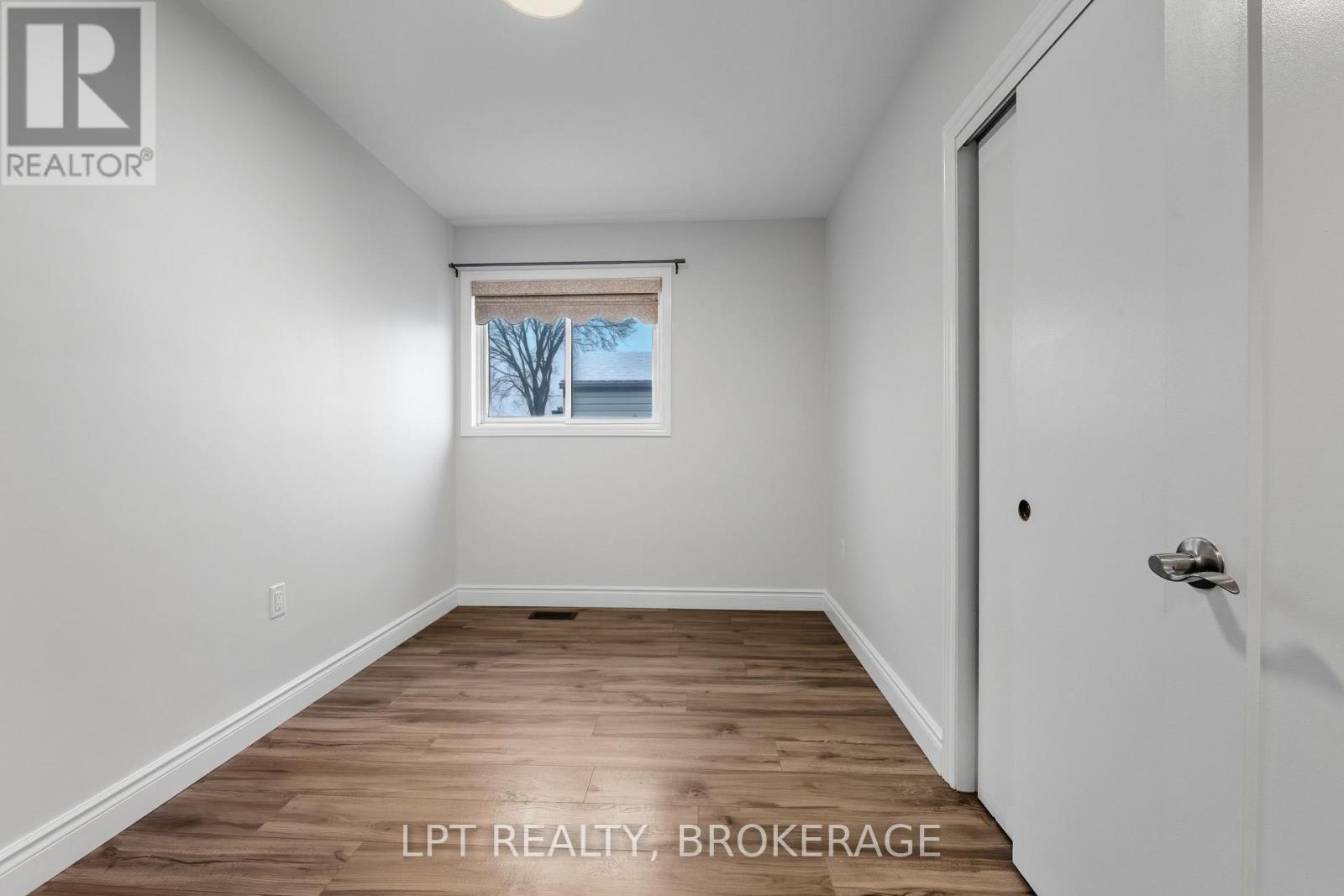 9 Elizabeth Avenue, Kingston (West Of Sir John A. Blvd), ON - Indoor Photo Showing Other Room