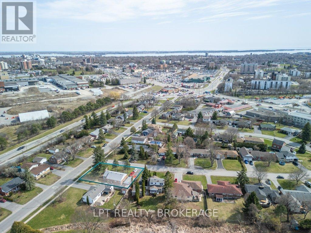 9 Elizabeth Avenue, Kingston (West Of Sir John A. Blvd), ON - Outdoor With View