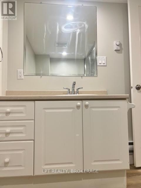 9 Elizabeth Avenue, Kingston (West Of Sir John A. Blvd), ON - Indoor