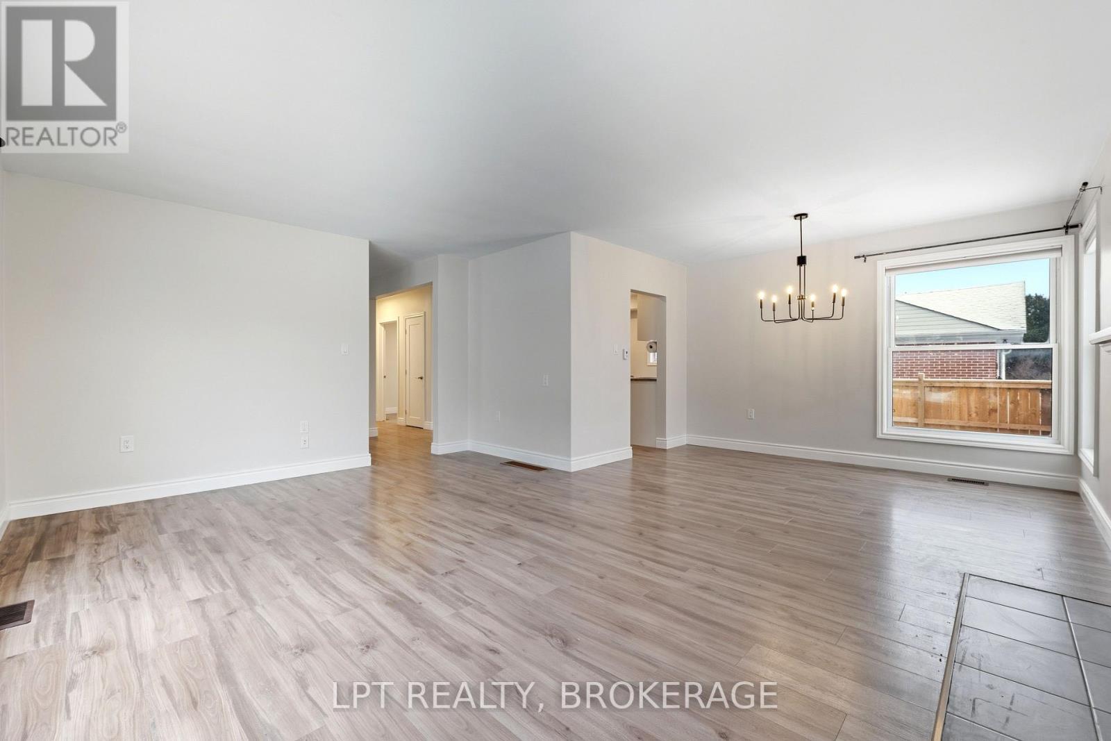 9 Elizabeth Avenue, Kingston (West Of Sir John A. Blvd), ON - Indoor