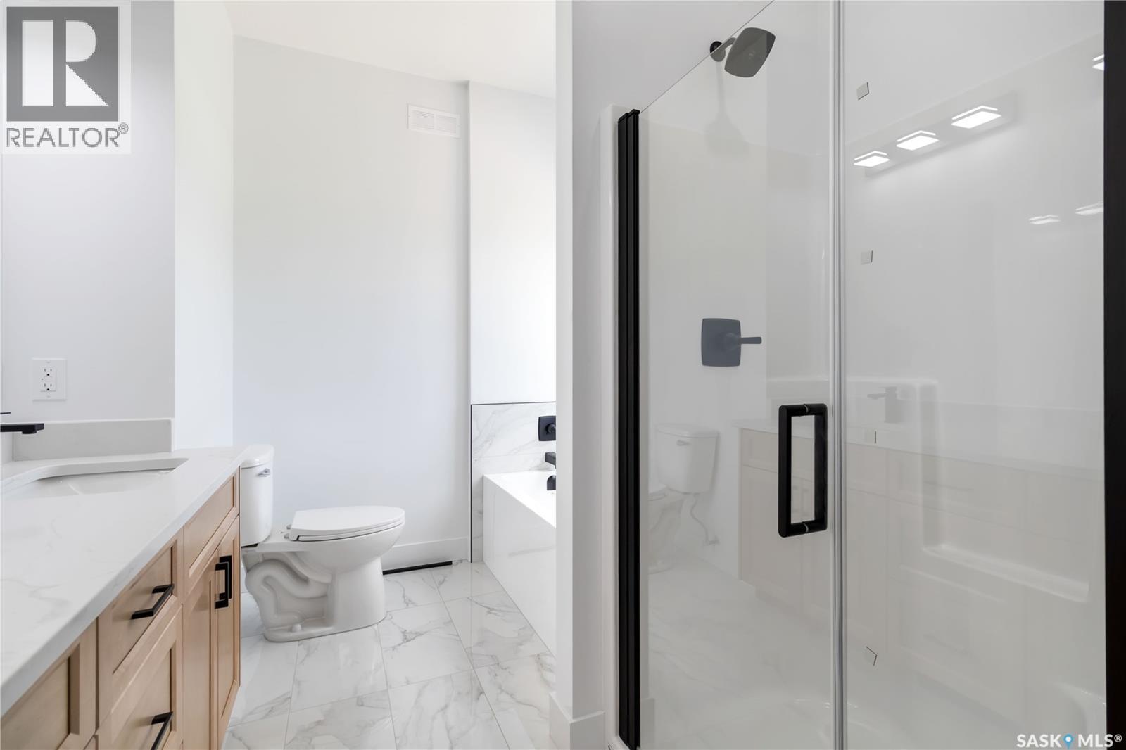 210 2Nd Street S, Waldheim, SK - Indoor Photo Showing Bathroom