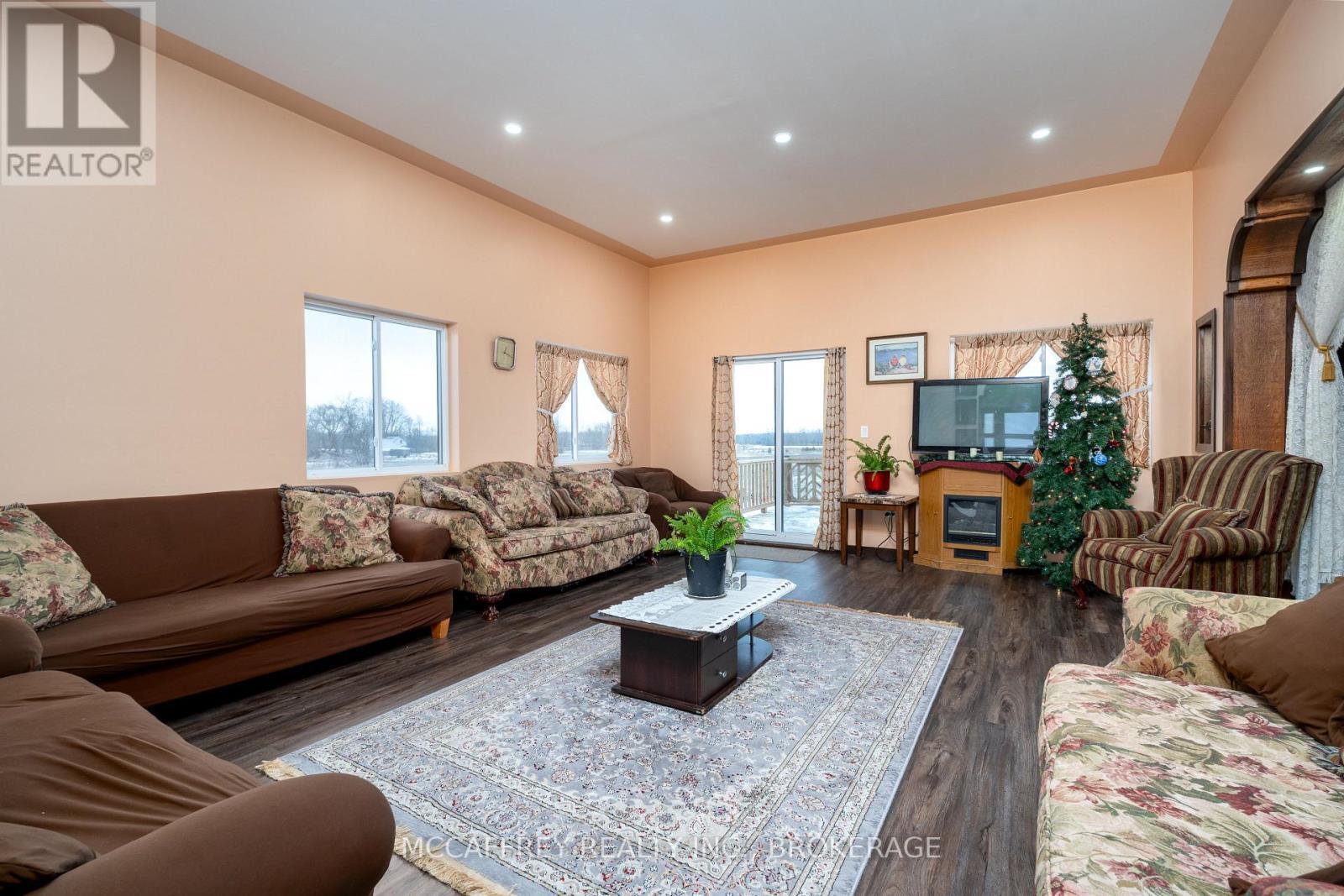 4326 County Rd 6, Stone Mills, ON - Indoor Photo Showing Living Room