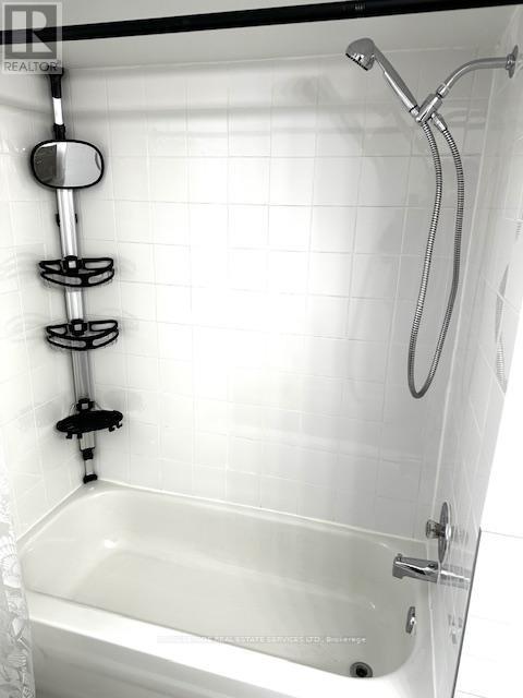 35 Karen Crescent, Hamilton, ON - Indoor Photo Showing Bathroom