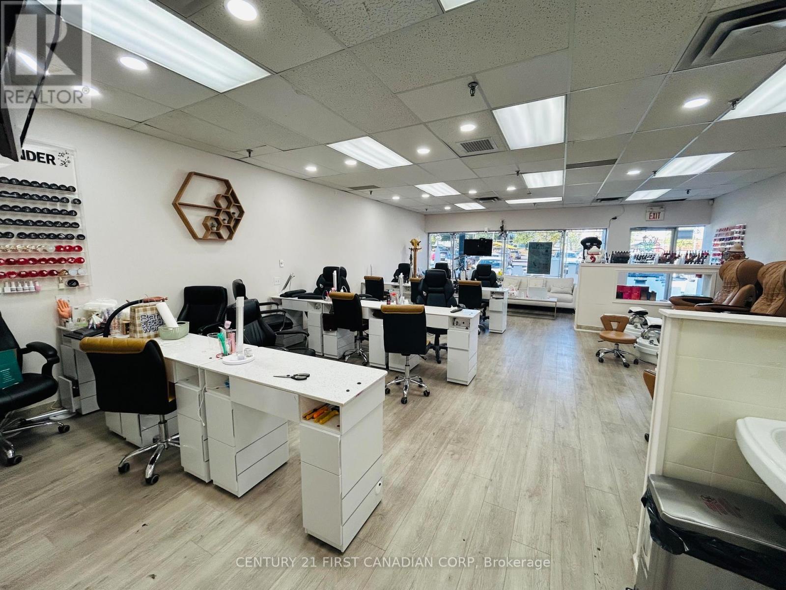 3 - 11 Baseline Road E, London South (South E), ON