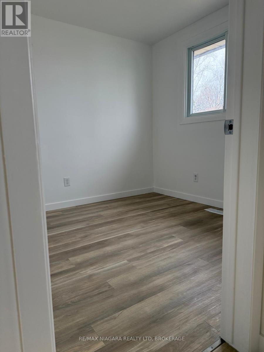 8006 Paddock Trail Drive, Niagara Falls (Ascot), ON - Indoor Photo Showing Other Room