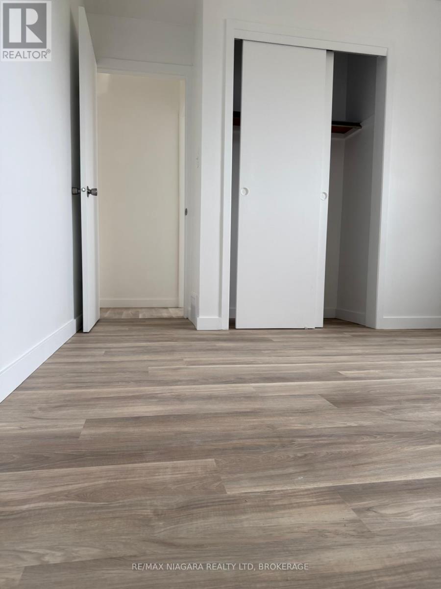 8006 Paddock Trail Drive, Niagara Falls (Ascot), ON - Indoor Photo Showing Other Room