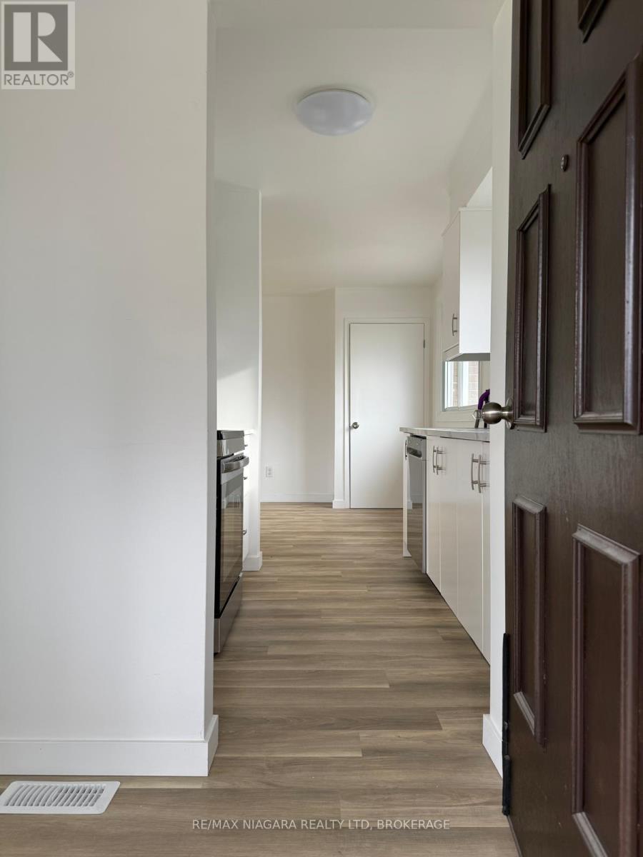 8006 Paddock Trail Drive, Niagara Falls (Ascot), ON - Indoor Photo Showing Other Room