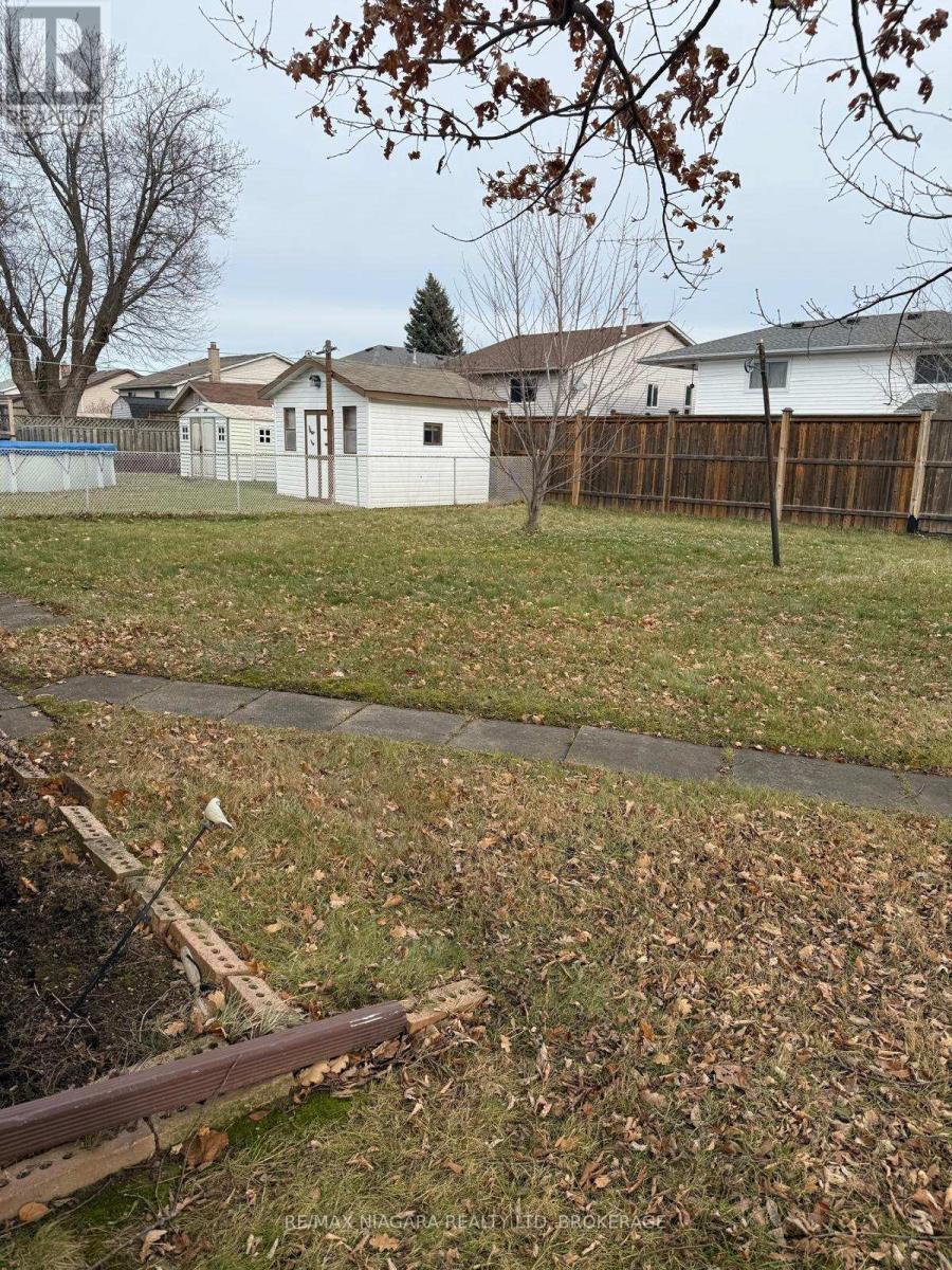 8006 Paddock Trail Drive, Niagara Falls (Ascot), ON - Outdoor